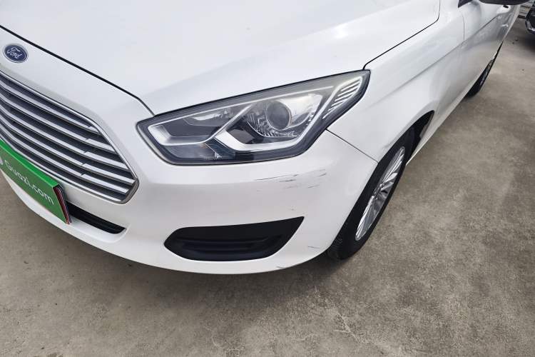 Used Ford Escort 2017 Revised Version 1.5L Automatic Comfort Edition Left Front Headlight