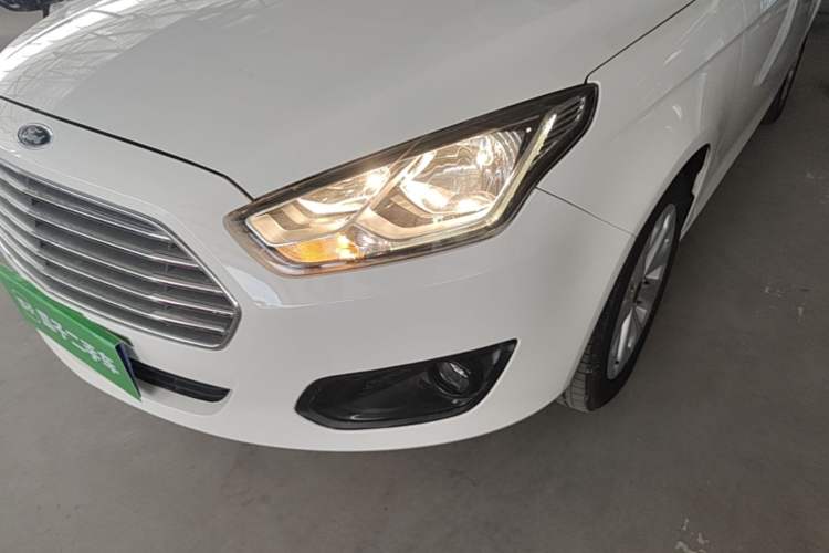 Used Ford Escort 2017 Happiness Edition 1.5L Automatic Fashion Version Left Front Headlight