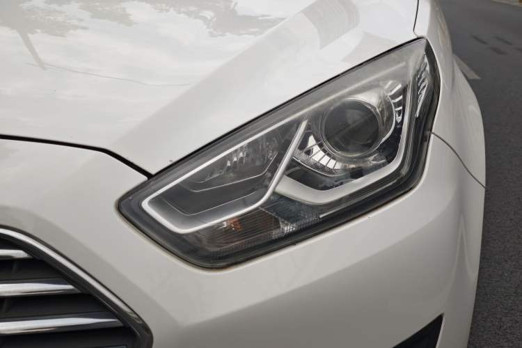 Used Ford Escort 2017 Happiness Edition 1.5L Automatic Fashion Version Left Front Headlight