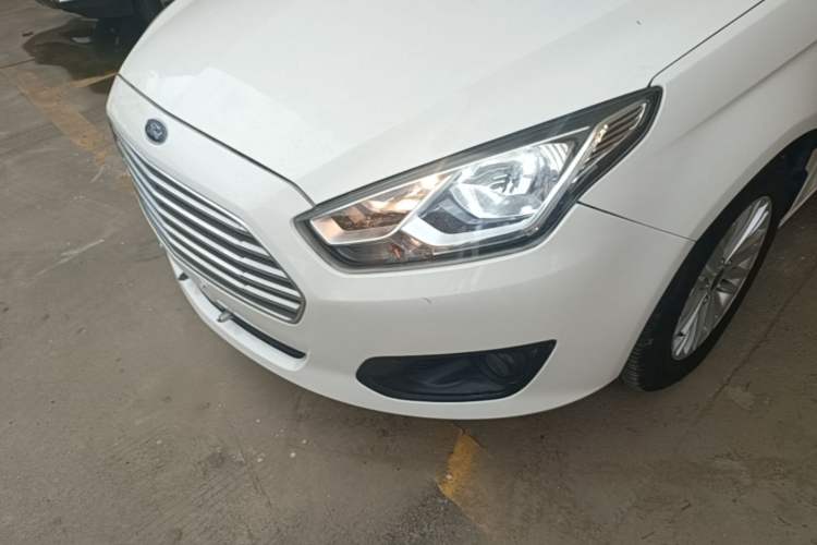 Used Ford Escort 2017 1.5L Automatic Comfort Model Left Front Headlight