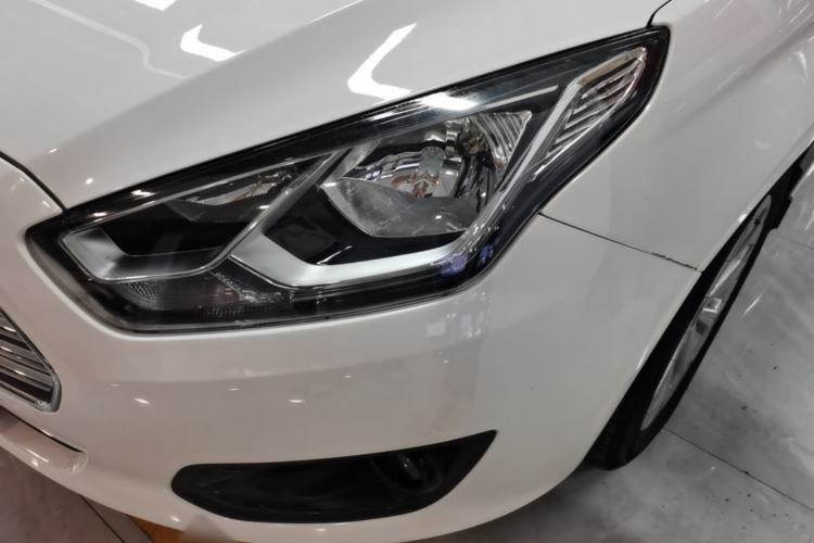 Used Ford Escort 2017 Happiness Edition 1.5L Automatic Fashion Version Left Front Headlight