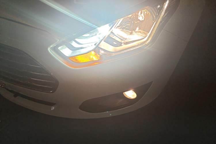 Used Ford Escort 2017 Happiness Edition 1.5L Automatic Fashion Version Left Front Headlight