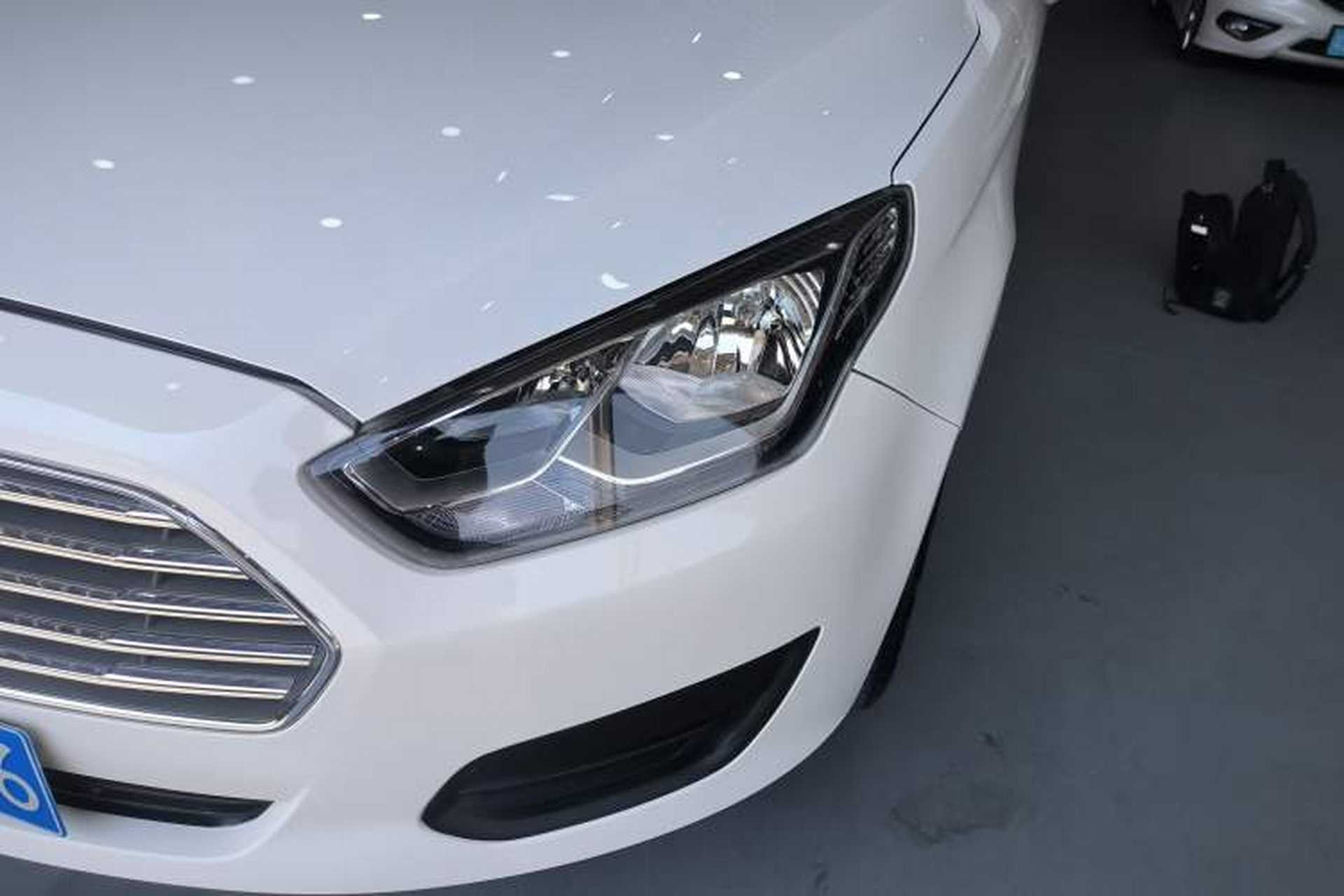 Used Ford Escort 2017 Revised Version 1.5L Automatic Comfort Edition Left Front Headlight