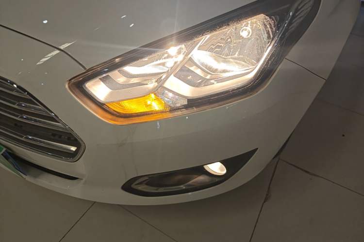 Used Ford Escort 2017 1.5L Manual Comfort Model Left Front Headlight