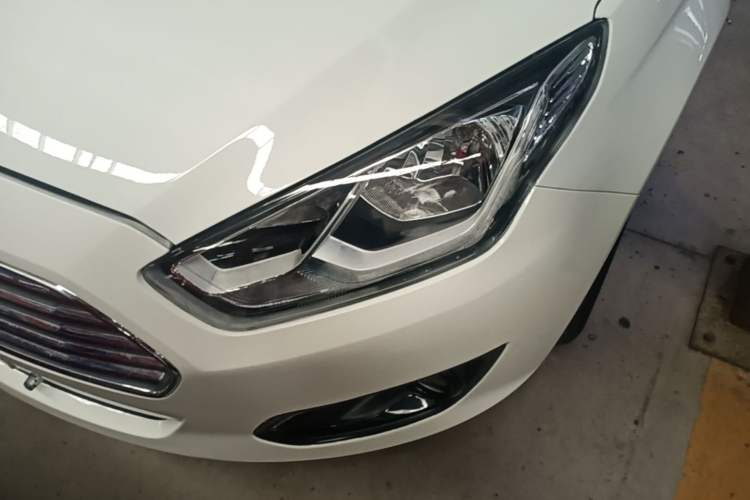 Used Ford Escort 2017 Happiness Edition 1.5L Automatic Fashion Version Left Front Headlight
