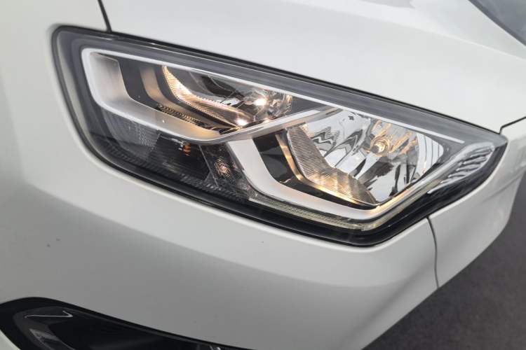Used Ford Escort 2017 Happiness Edition 1.5L Automatic Fashion Version Left Front Headlight