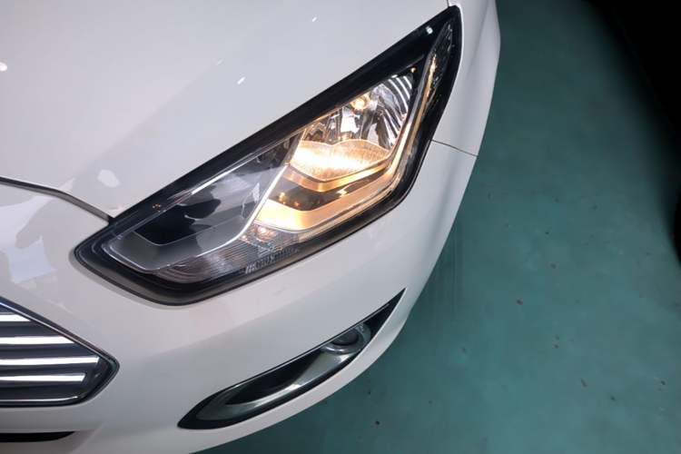 Used Ford Escort 2017 Happiness Edition 1.5L Automatic Fashion Version Left Front Headlight