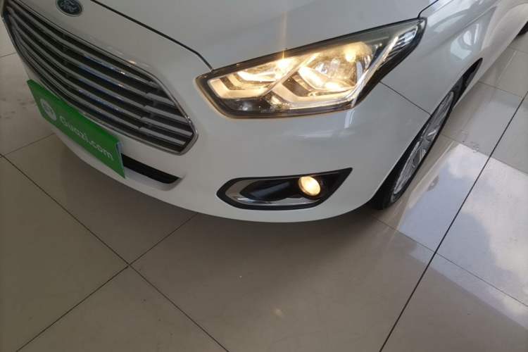 Used Ford Escort 2017 Happiness Edition 1.5L Automatic Fashion Version Left Front Headlight