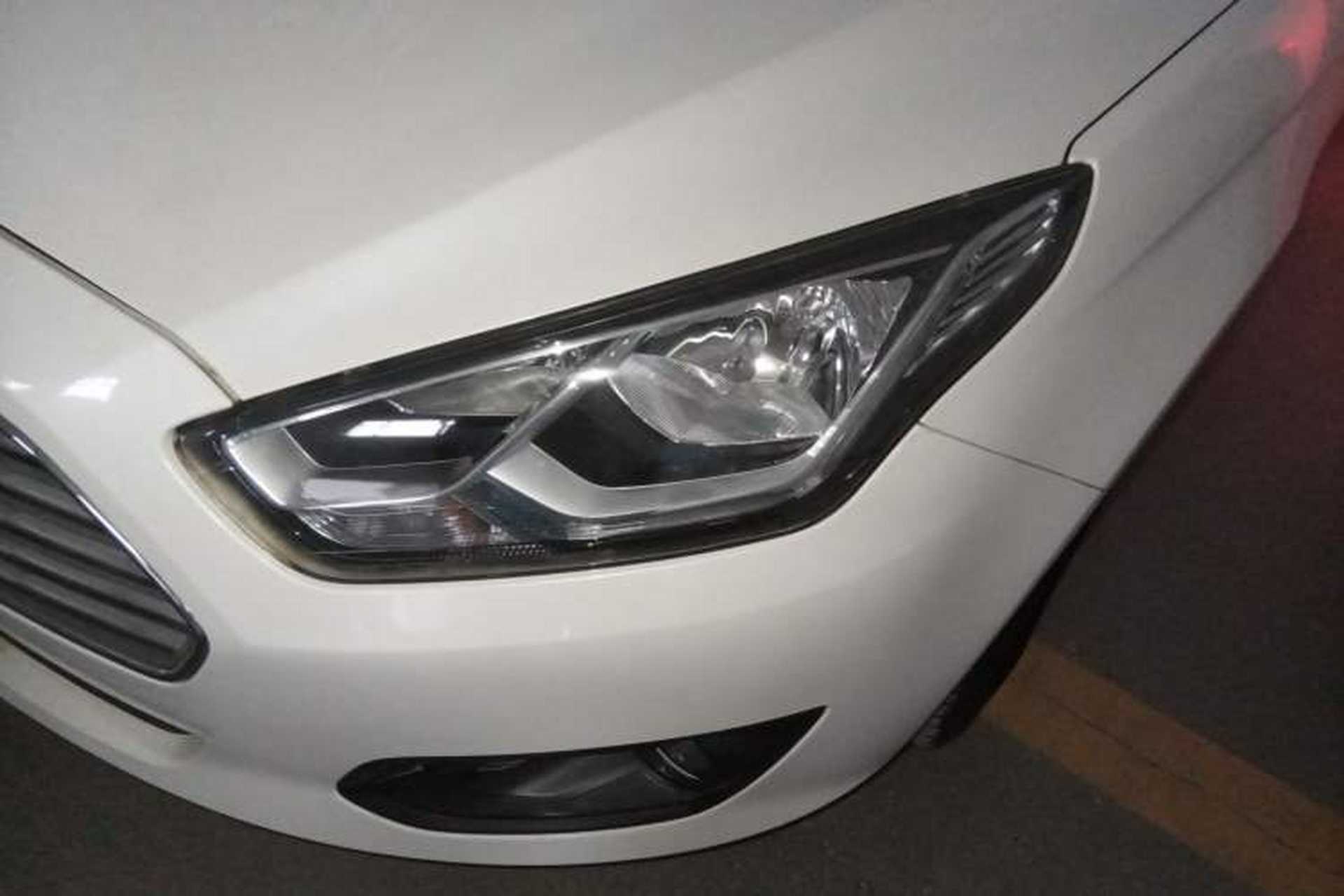 Used Ford Escort 2017 Happiness Edition 1.5L Automatic Fashion Version Left Front Headlight