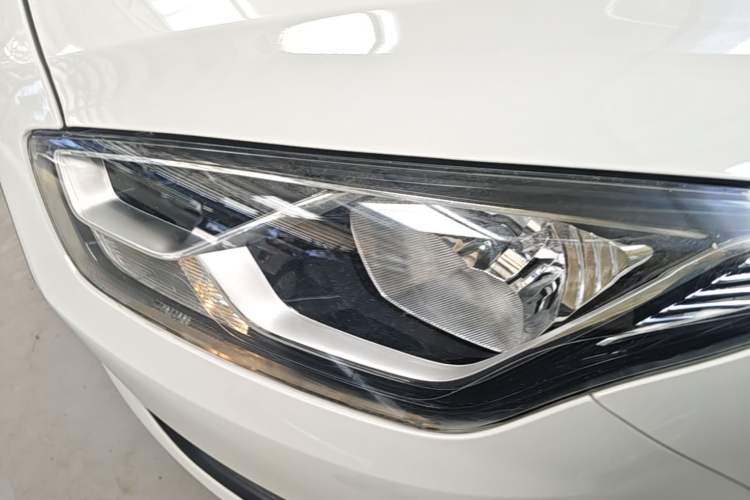 Used Ford Escort 2017 Revised Version 1.5L Automatic Comfort Edition Left Front Headlight
