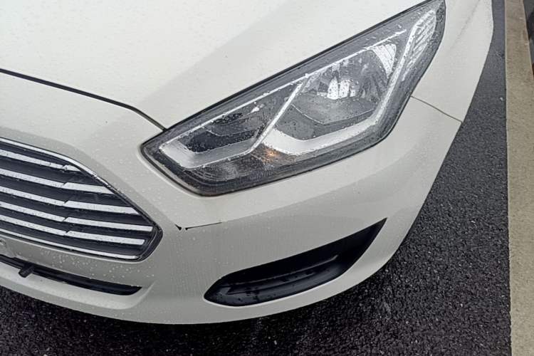 Used Ford Escort 2017 Revised Version 1.5L Automatic Comfort Edition Left Front Headlight