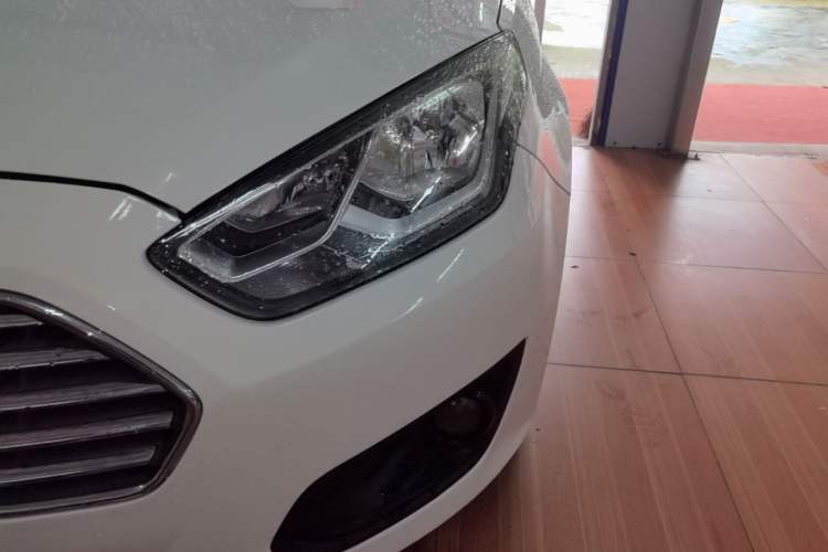 Used Ford Escort 2017 Happiness Edition 1.5L Automatic Fashion Version Left Front Headlight