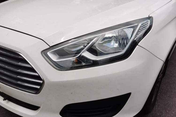 Used Ford Escort 2017 Revised Version 1.5L Automatic Comfort Edition Left Front Headlight