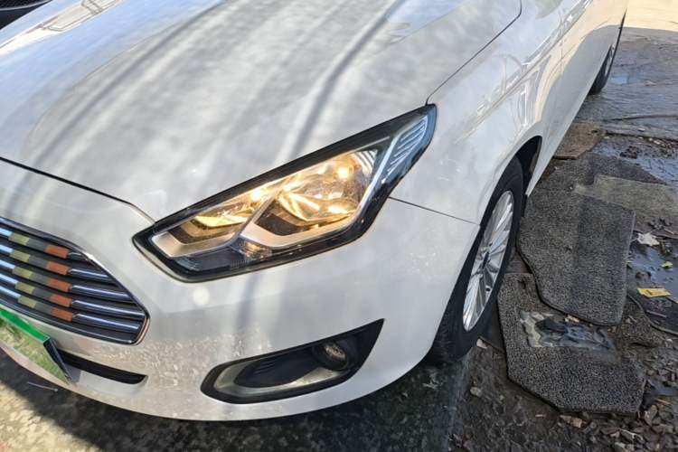 Used Ford Escort 2017 Revised Version 1.5L Automatic Comfort Edition Left Front Headlight