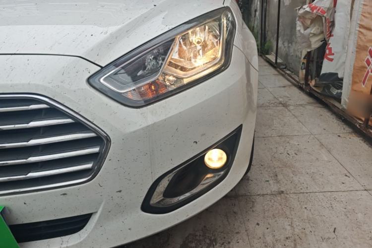 Used Ford Escort 2017 Happiness Edition 1.5L Automatic Fashion Version Left Front Headlight