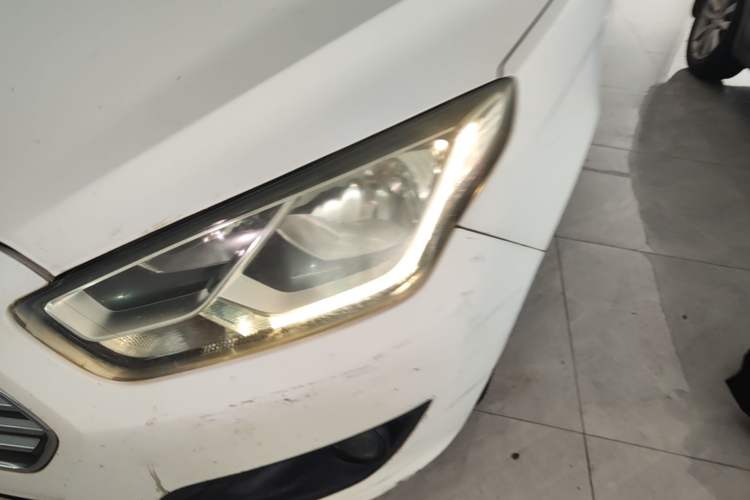 Used Ford Escort 2017 Happiness Edition 1.5L Automatic Fashion Version Left Front Headlight