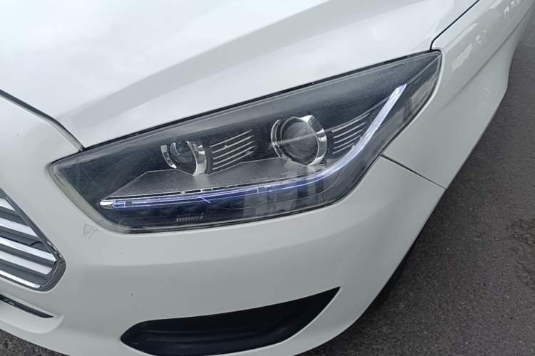 Used Ford Escort 2017 Revised Version 1.5L Manual Comfort Edition Left Front Headlight