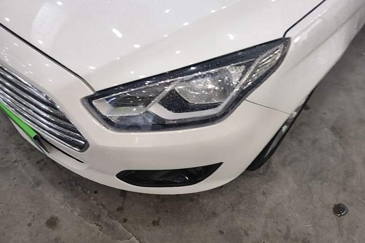 Used Ford Escort 2017 Happiness Edition 1.5L Automatic Fashion Version Left Front Headlight