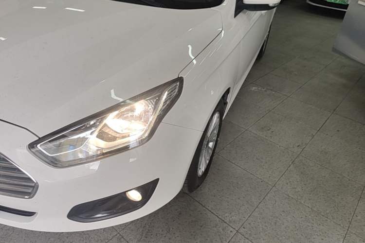 Used Ford Escort 2017 1.5L Automatic Comfort Model Left Front Headlight