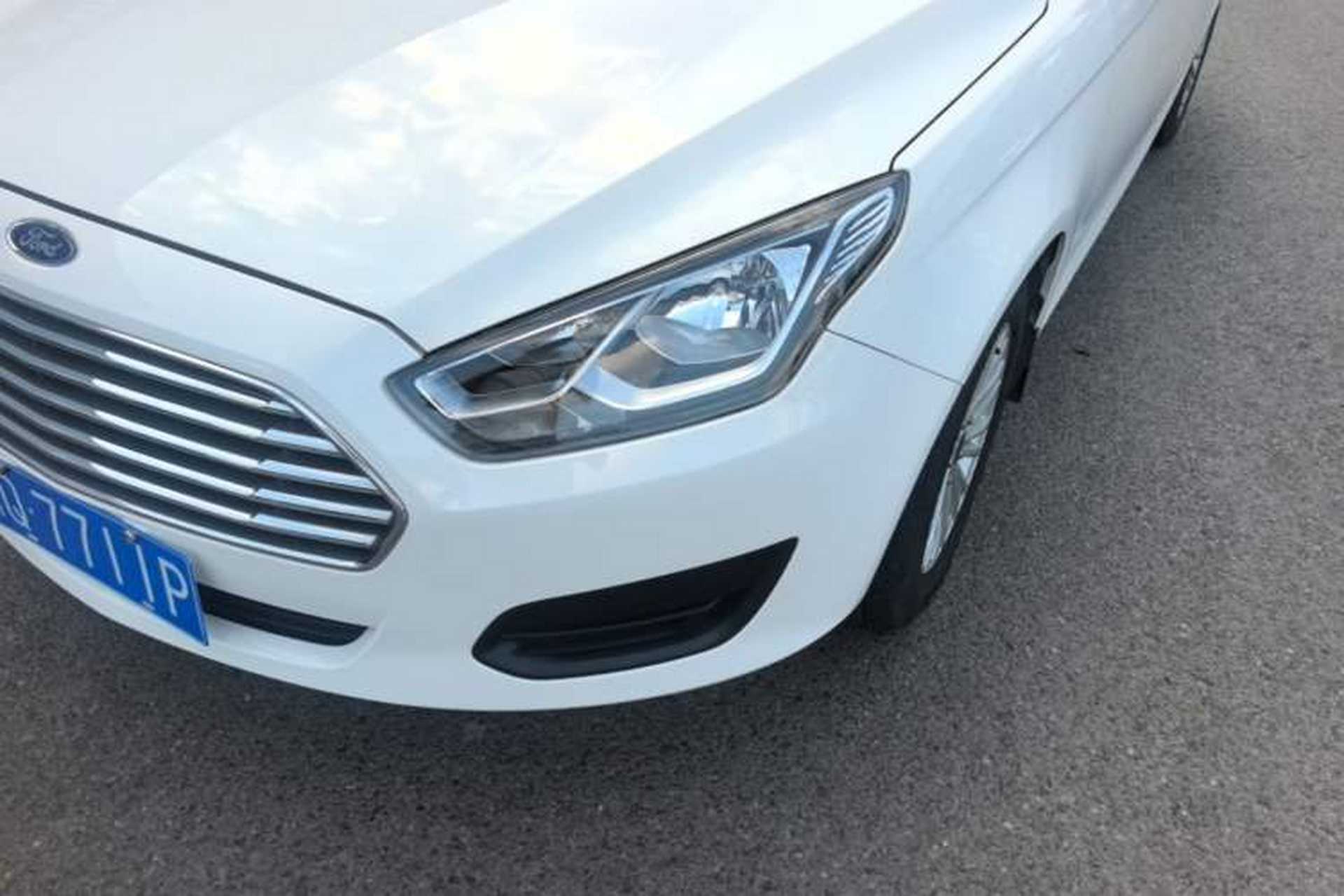 Used Ford Escort 2017 Revised Version 1.5L Automatic Comfort Edition Left Front Headlight