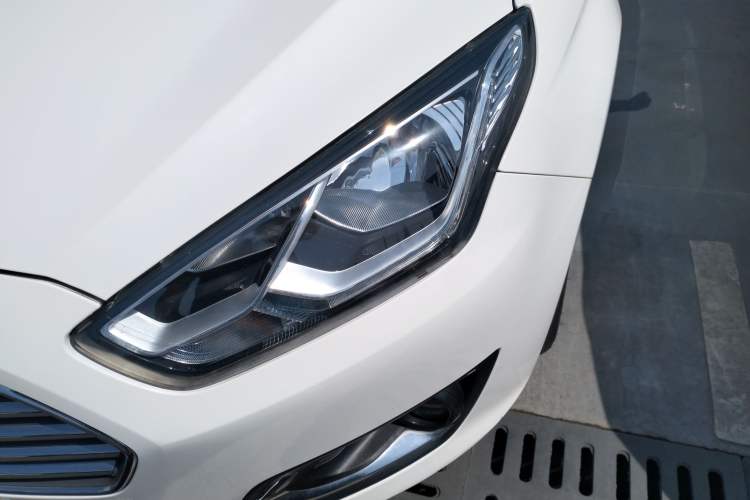Used Ford Escort 2017 Happiness Edition 1.5L Automatic Fashion Version Left Front Headlight