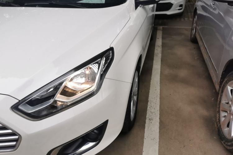 Used Ford Escort 2017 Happiness Edition 1.5L Automatic Fashion Version Left Front Headlight
