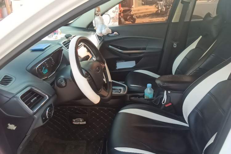 Used Ford Escort 2017 Happiness Edition 1.5L Automatic Fashion Version Left Front Seat