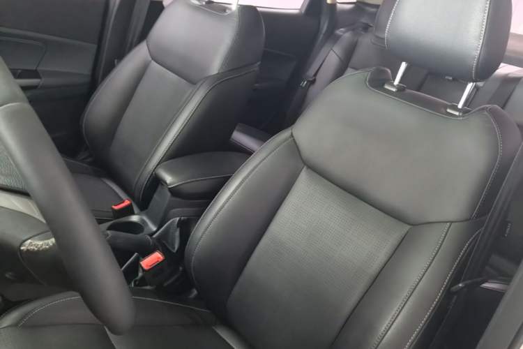 Used Ford Escort 2017 Happiness Edition 1.5L Automatic Fashion Version Left Front Seat