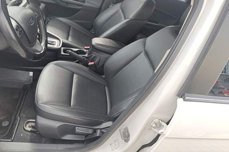 Used Ford Escort 2017 Happiness Edition 1.5L Automatic Fashion Version Left Front Seat
