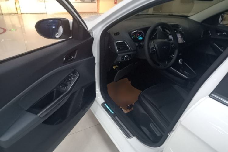 Used Ford Escort 2017 Happiness Edition 1.5L Automatic Fashion Version Left Front Seat