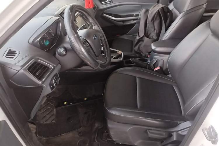 Used Ford Escort 2017 Happiness Edition 1.5L Automatic Fashion Version Left Front Seat