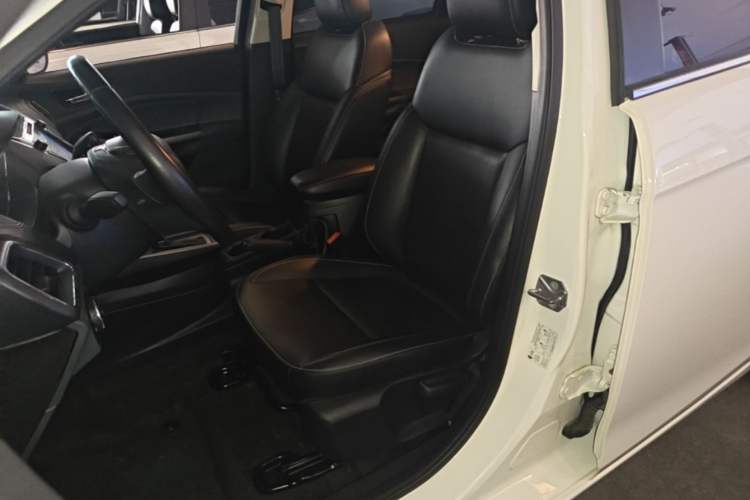 Used Ford Escort 2017 Happiness Edition 1.5L Automatic Fashion Version Left Front Seat