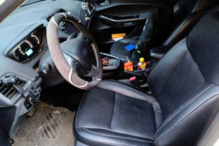 Used Ford Escort 2017 Happiness Edition 1.5L Automatic Fashion Version Left Front Seat