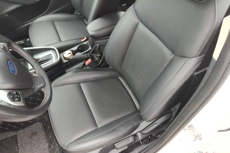 Used Ford Escort 2017 Happiness Edition 1.5L Automatic Fashion Version Left Front Seat