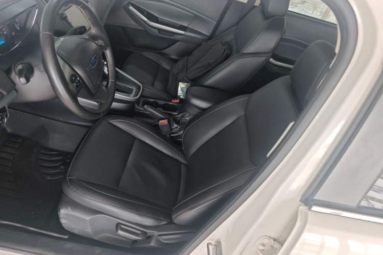 Used Ford Escort 2017 Happiness Edition 1.5L Automatic Fashion Version Left Front Seat