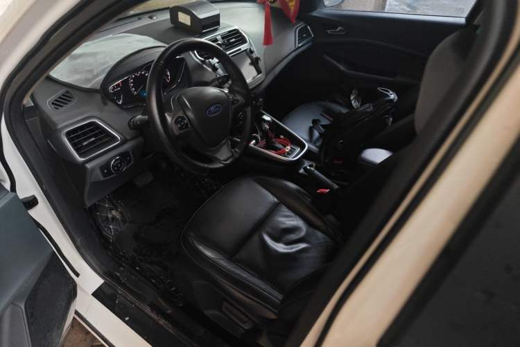 Used Ford Escort 2017 Happiness Edition 1.5L Automatic Fashion Version Left Front Seat