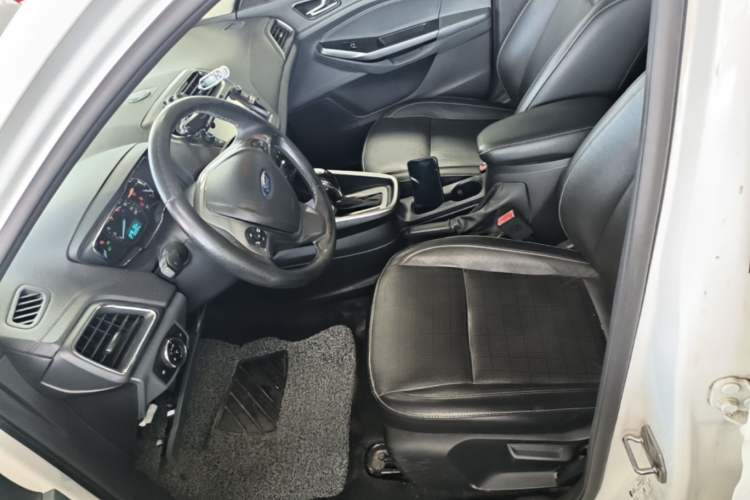 Used Ford Escort 2017 Happiness Edition 1.5L Automatic Fashion Version Left Front Seat