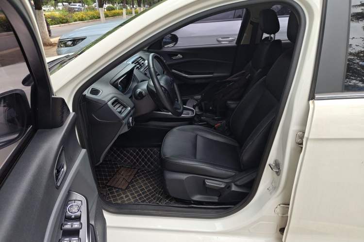 Used Ford Escort 2017 Happiness Edition 1.5L Automatic Fashion Version Left Front Seat