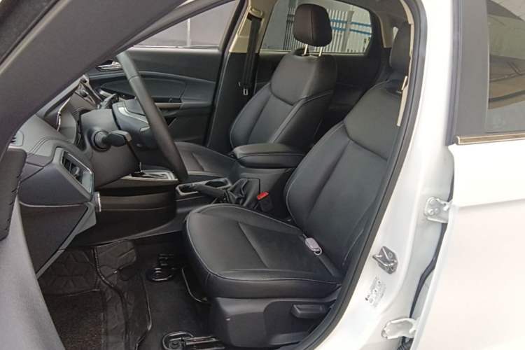 Used Ford Escort 2017 Happiness Edition 1.5L Automatic Fashion Version Left Front Seat