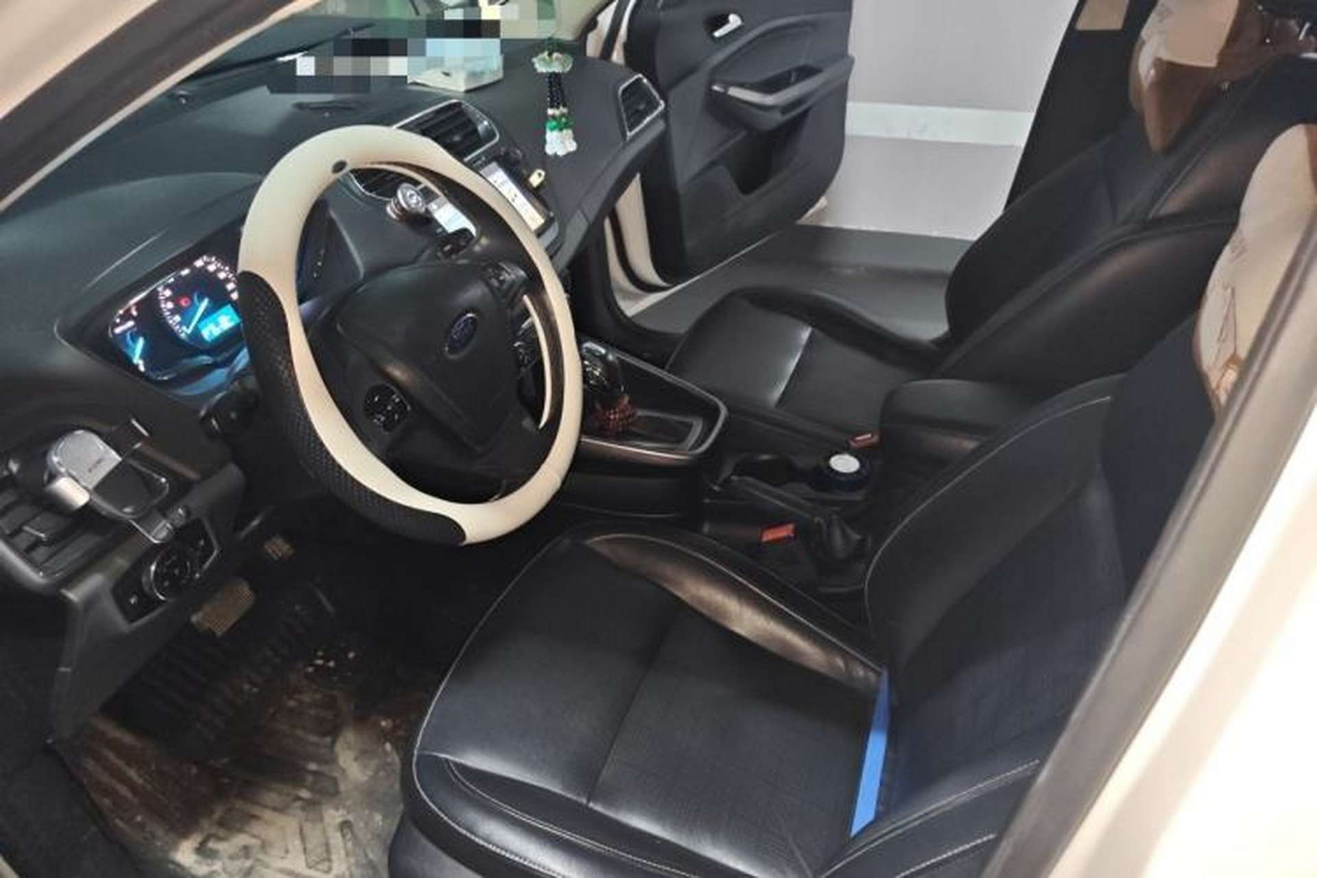 Used Ford Escort 2017 Happiness Edition 1.5L Automatic Fashion Version Left Front Seat
