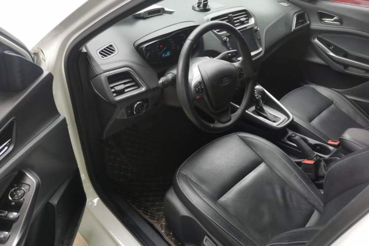Used Ford Escort 2017 Happiness Edition 1.5L Automatic Fashion Version Left Front Seat