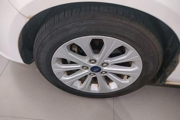 Used Ford Escort 2017 Happiness Edition 1.5L Automatic Fashion Version Left Front Wheel Hub