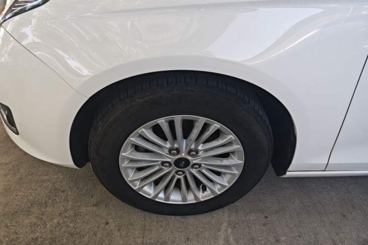 Used Ford Escort 2017 1.5L Automatic Comfort Model Left Front Wheel Hub