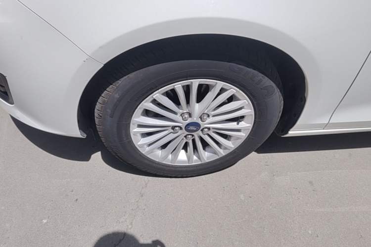 Used Ford Escort 2017 Revised Version 1.5L Automatic Comfort Edition Left Front Wheel Hub