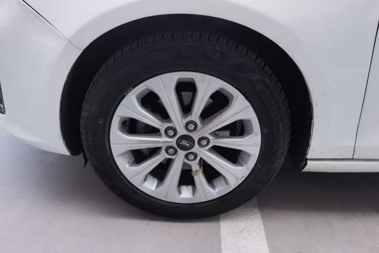 Used Ford Escort 2017 Happiness Edition 1.5L Automatic Fashion Version Left Front Wheel Hub