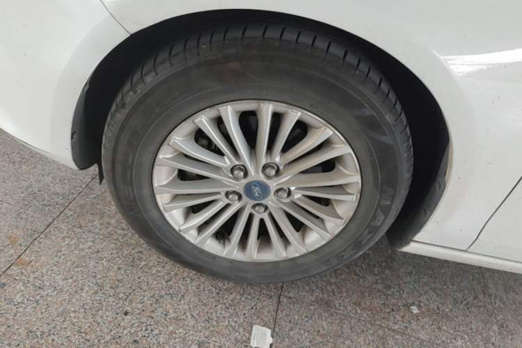 Used Ford Escort 2017 1.5L Automatic Comfort Model Left Front Wheel Hub