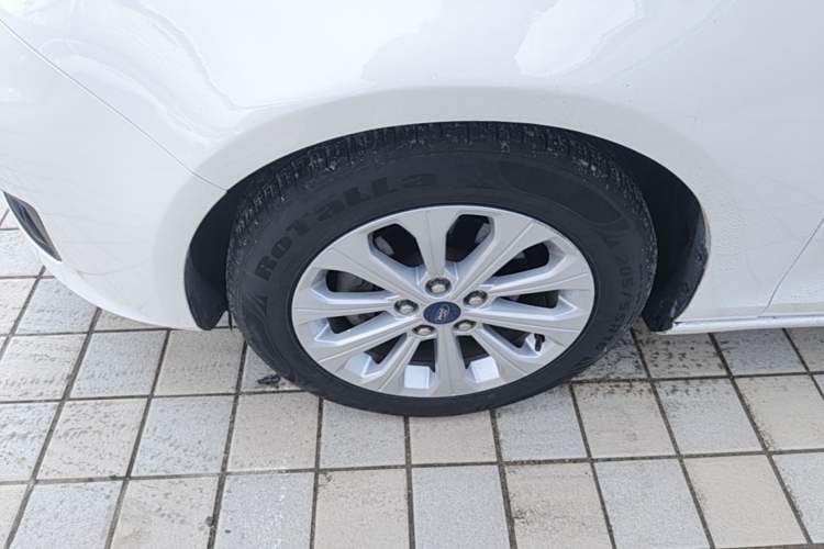 Used Ford Escort 2017 Happiness Edition 1.5L Automatic Fashion Version Left Front Wheel Hub