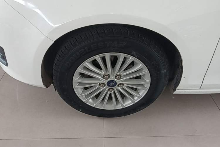 Used Ford Escort 2017 Revised Version 1.5L Automatic Comfort Edition Left Front Wheel Hub