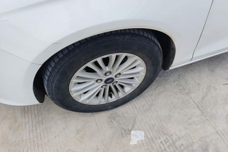 Used Ford Escort 2017 1.5L Automatic Comfort Model Left Front Wheel Hub