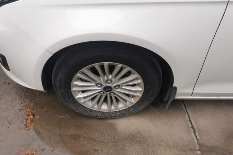 Used Ford Escort 2017 Revised Version 1.5L Manual Comfort Edition Left Front Wheel Hub